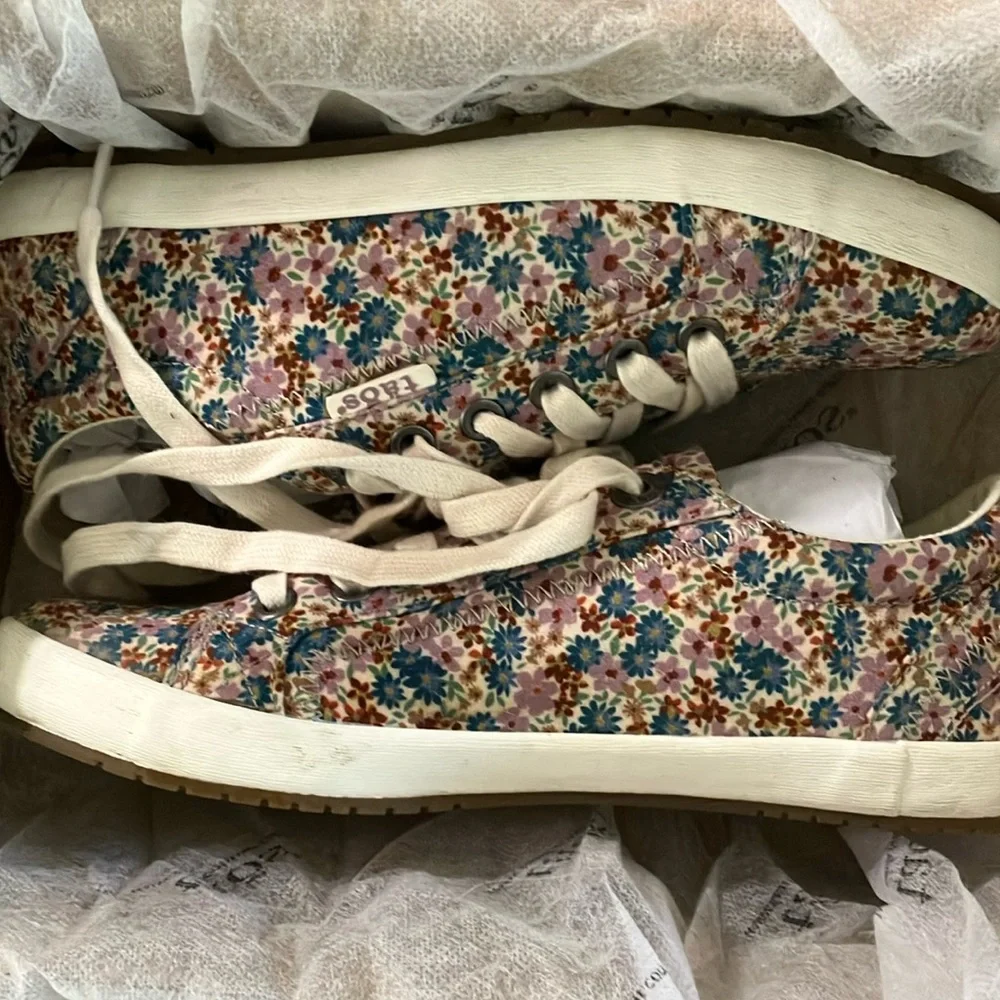 Taos Footwear Blue and Pink Floral Sneakers - Picture 1 of 2